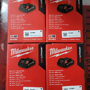 밀워키 배터리 18v2ah m18b2