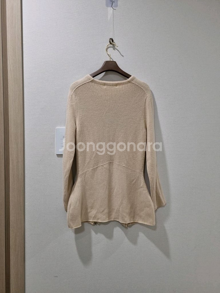 SJSJ 베이지 지퍼 포인트 니트--4