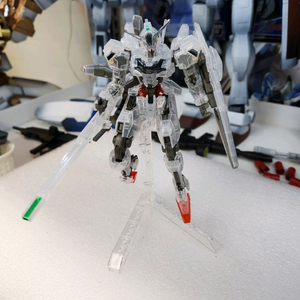 HG 캘리번 클리어컬러 건담