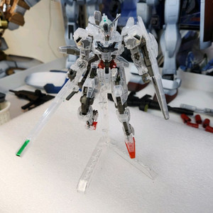 HG 캘리번 클리어컬러 건담