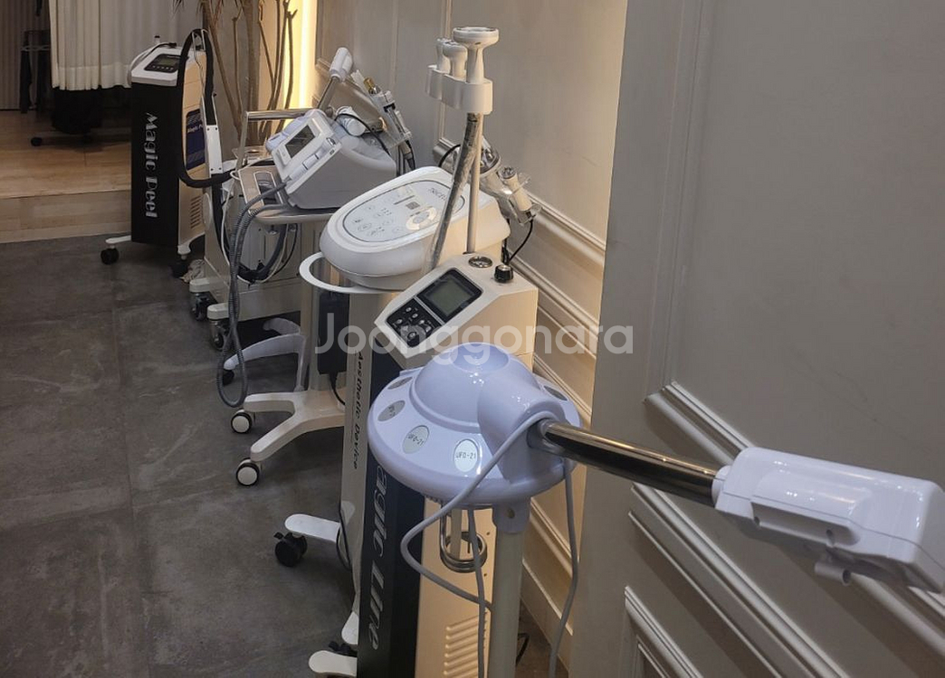 에스테틱미용기기 (테라노바,이쿠아필,석션등)--0