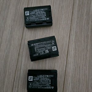 소니 NP-FZ100 배터리 3개