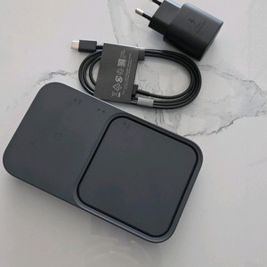 삼성 무선충전기 ep-p5400팝니다.