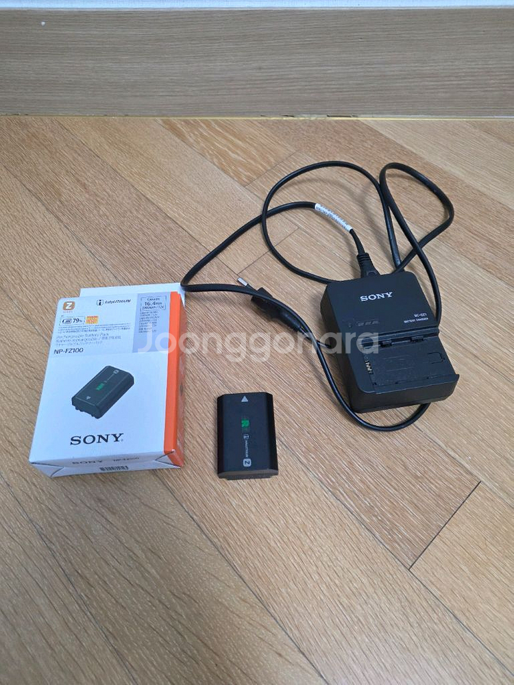 소니 풀프레임용 BC-QZ1 + NP-FZ100 세트 판매--0