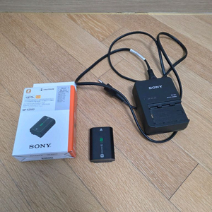 소니 풀프레임용 BC-QZ1 + NP-FZ100 세트 판매