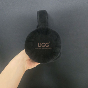 어그 로고 양털 귀마개