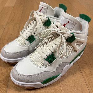 조던4 나이키 SB 파인그린 260사이즈 18만