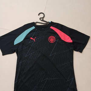 맨시티 프리매치셔츠 판매합니다.