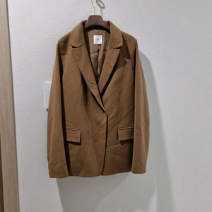 구호 브라운 자켓