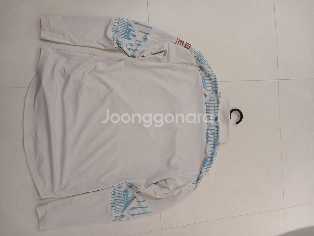 푸마 맨시티 1/4 짚 탑 판매합니다.--3