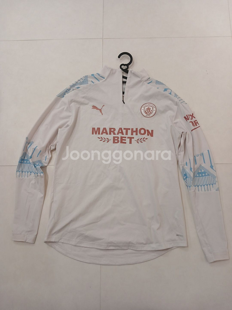 푸마 맨시티 1/4 짚 탑 판매합니다.--0