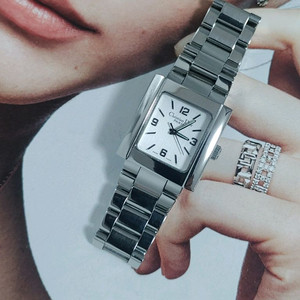 크리스찬디올 여성용 메탈시계