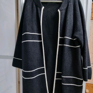 르니앤맥코이 니트 가디건