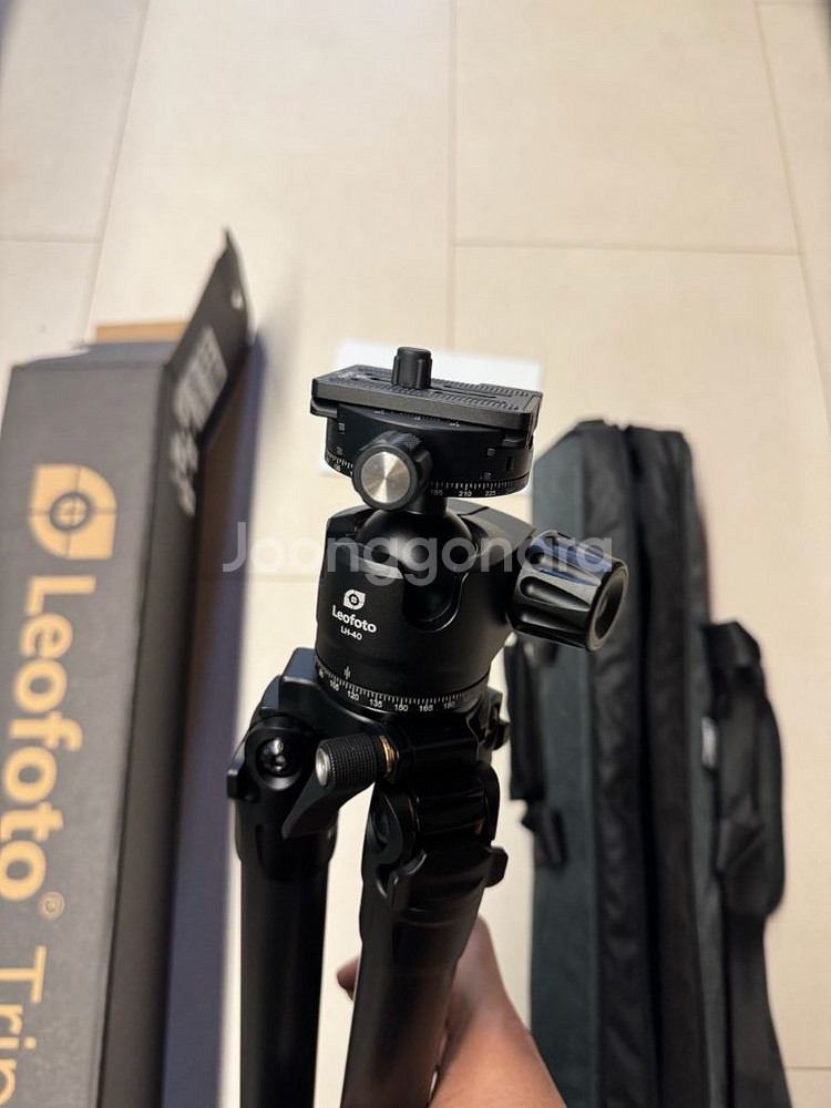 레오포토 LG-324C + LH-40R 카본 가브리엘 블랙버전 루시퍼 하이엔드 삼각대입니다.--2