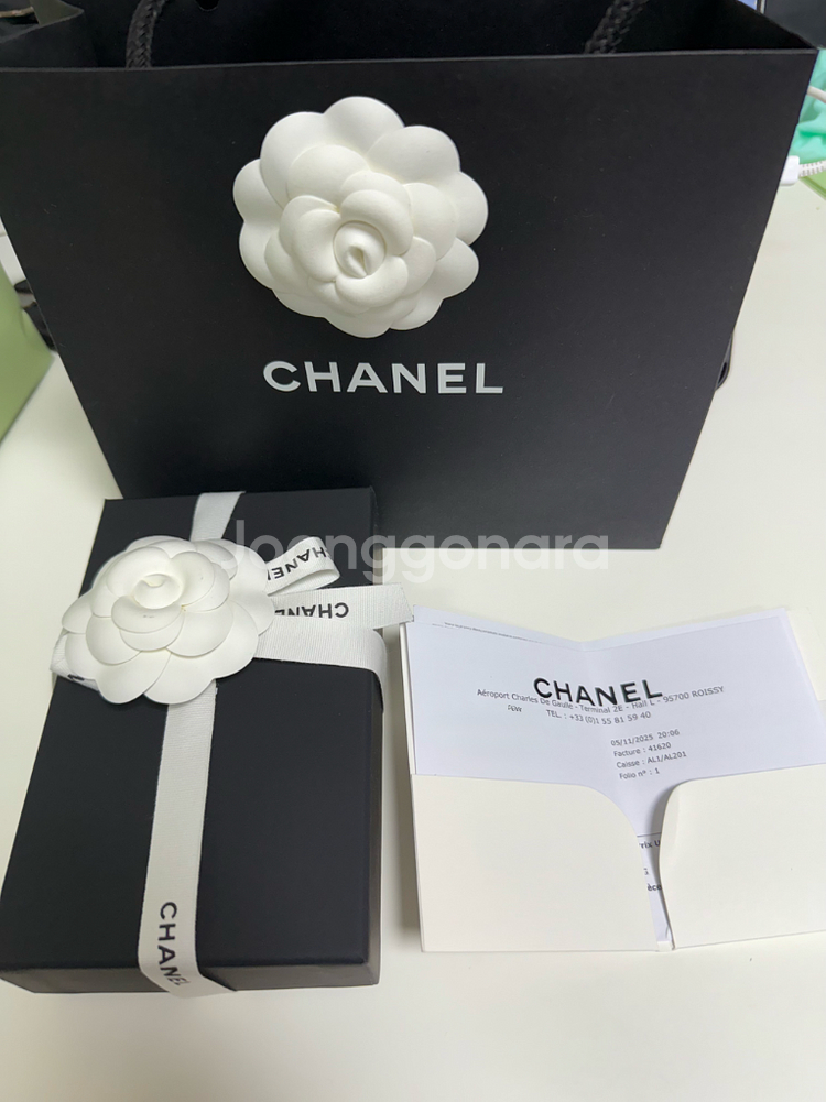 샤넬 클래식 캐비어 똑딱이 카드지갑 금장--0