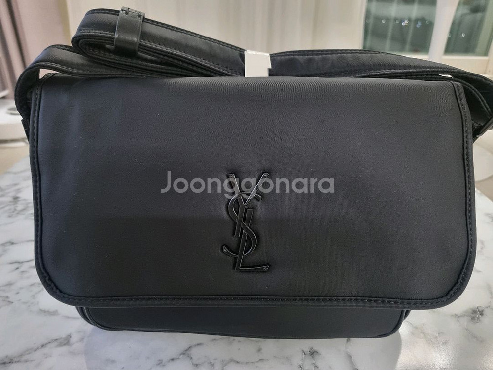 (새상품)입생로랑 니키 메신저백--0