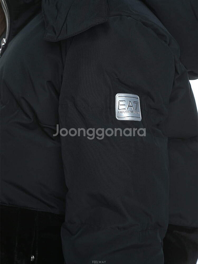 Emporio armani 소재 믹스 톤온톤 패딩 자켓--2