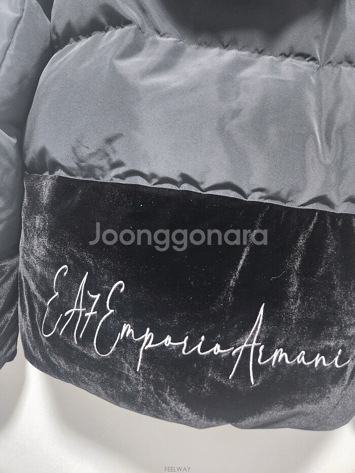 Emporio armani 소재 믹스 톤온톤 패딩 자켓--7