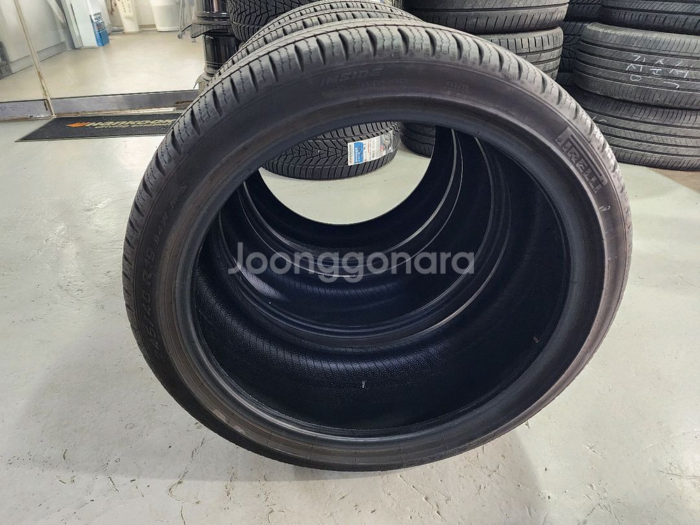 245/45R19 피렐리 피제로 중고타이어--1
