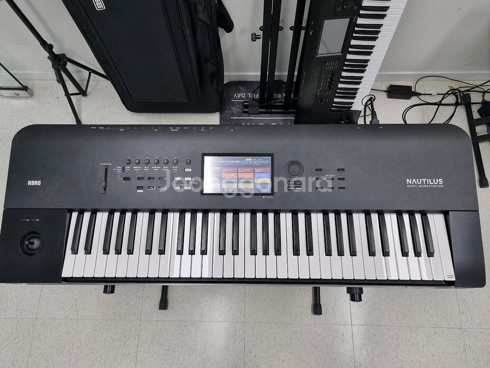 코르그 노틸러스 Korg Nautilus 61 건반--0