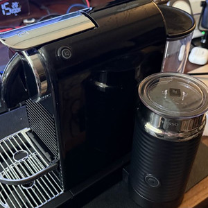 네스프레소 시티즈 앤 밀크 고급형 커피머신