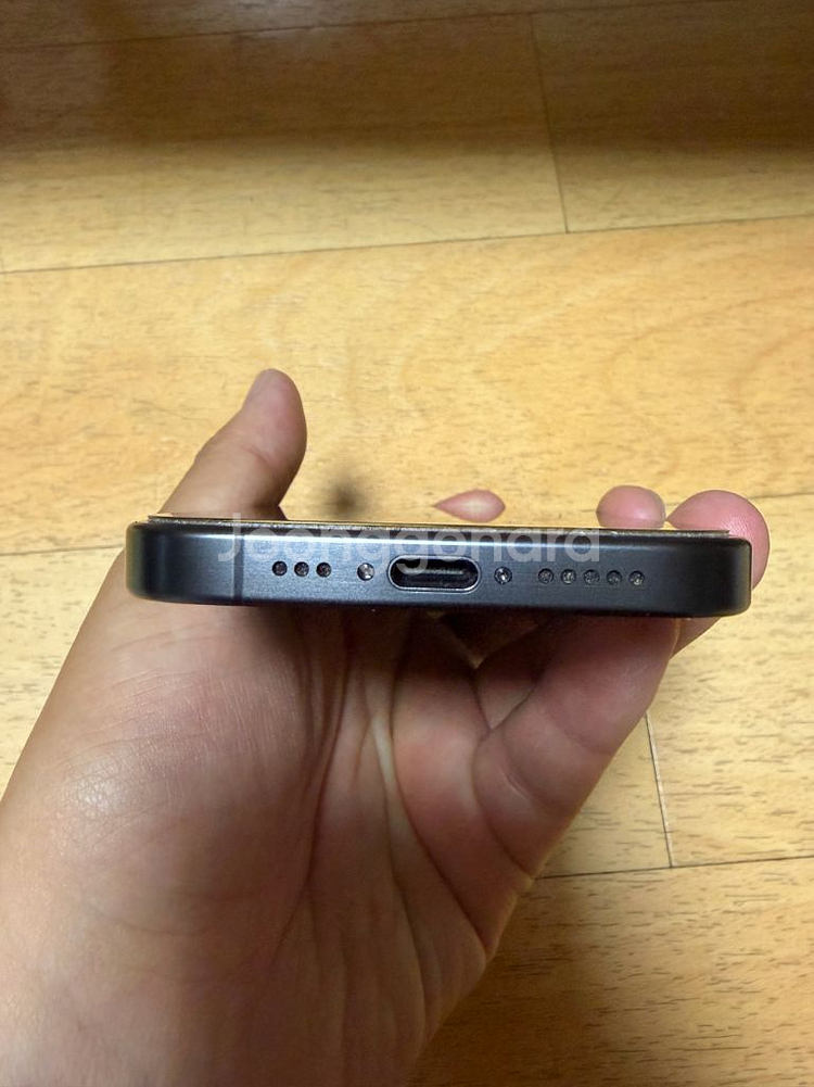 아이폰 15 프로 128GB 블랙 판매합니다--5