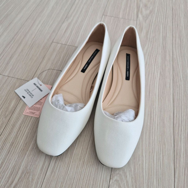 슈펜 화이트 플랫슈즈 245 새상품 / 여성 신발 여성--2