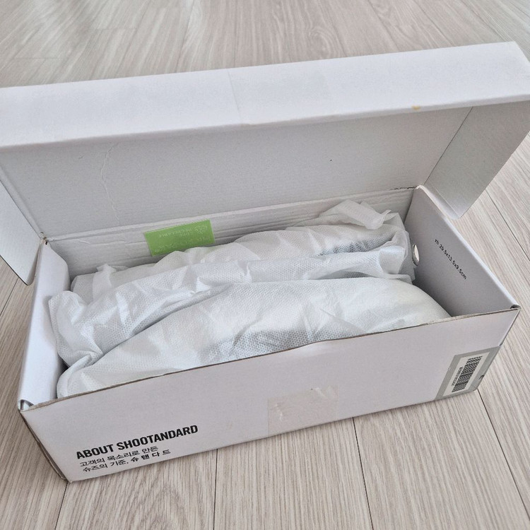 슈펜 화이트 플랫슈즈 245 새상품 / 여성 신발 여성--1