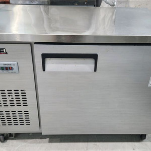 유니크 1200 테이블 냉장고 (2022년)