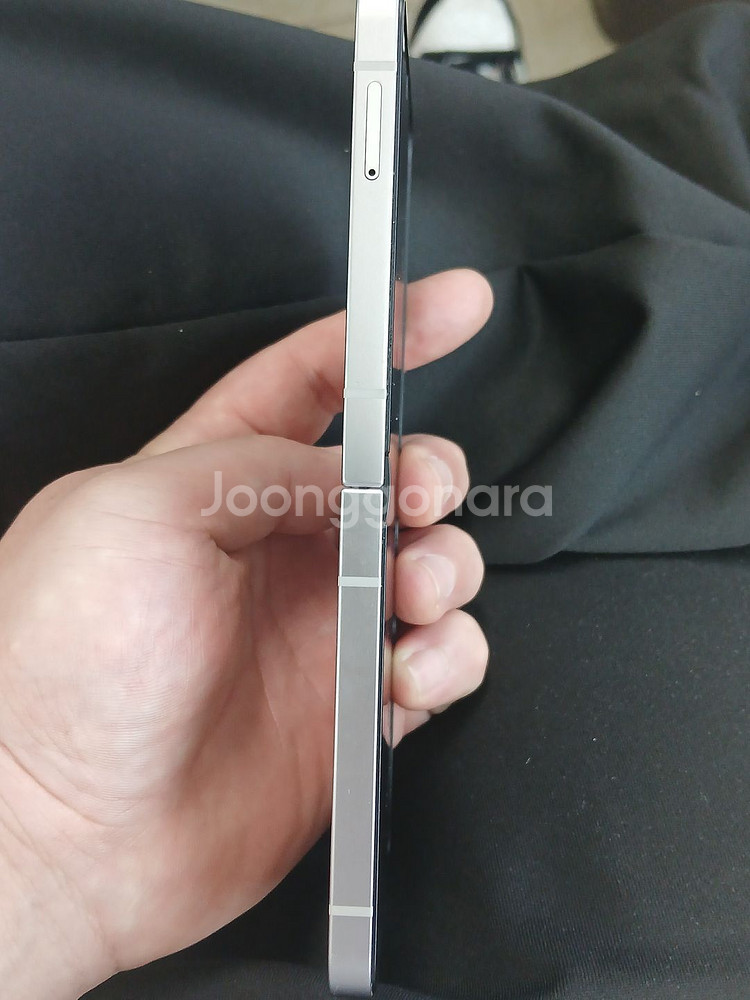 갤럭시Z플립6 256G 실버 판매합니다[55만]--2