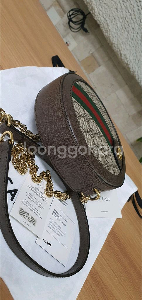 구찌 크로스백/탬버린백 새상품급 정품(감정서O)프라다루이비통디올고야드샤넬셀린느보테가생로랑--7