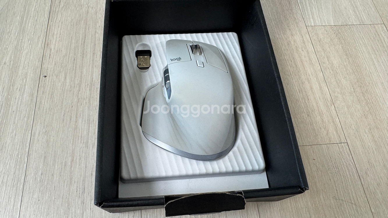 로지텍 MX Master3s 무선 마우스 판매합니다.--0