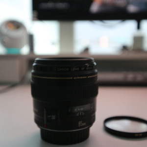 캐논 EF 85mm F/1.8 애기만두 필터 후드 포함