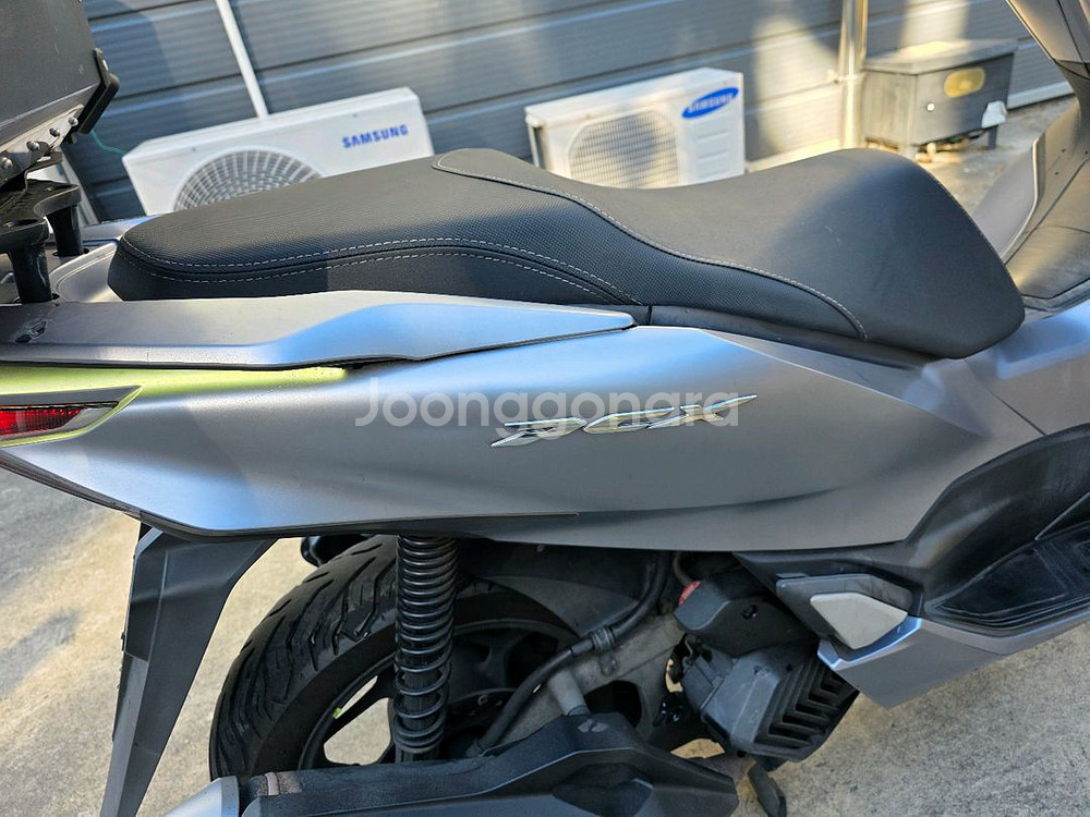 21년식 혼다 PCX 125 ABS 맷실버 판매--6