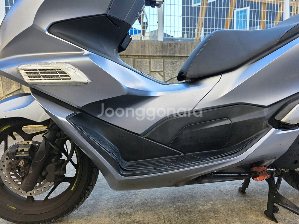 21년식 혼다 PCX 125 ABS 맷실버 판매--8