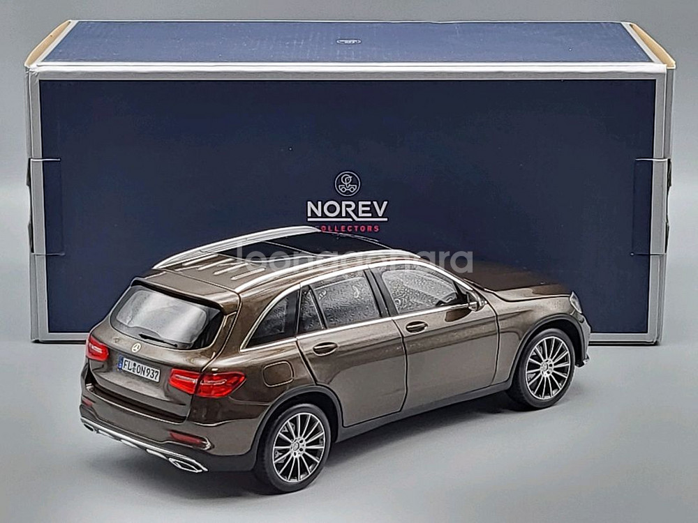 1:18 벤츠 GLC AMG-라인 (X253, 노레브)--1