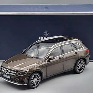 1:18 벤츠 GLC AMG-라인 (X253, 노레브)