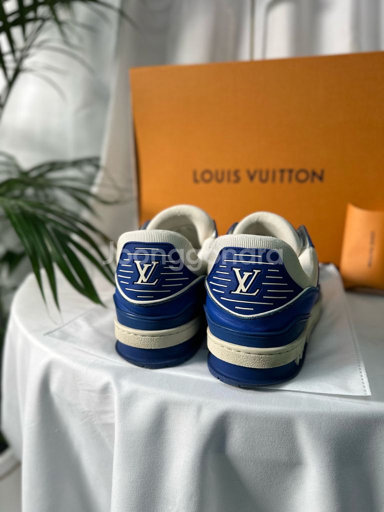 [9.5사이즈]루이비통 LV 트레이너 스니커즈 블루--3
