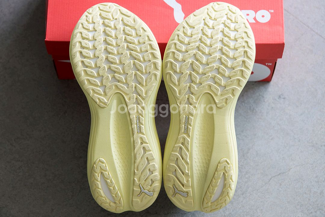 푸마 매그맥스 나이트로 265mm (white - gold)--3