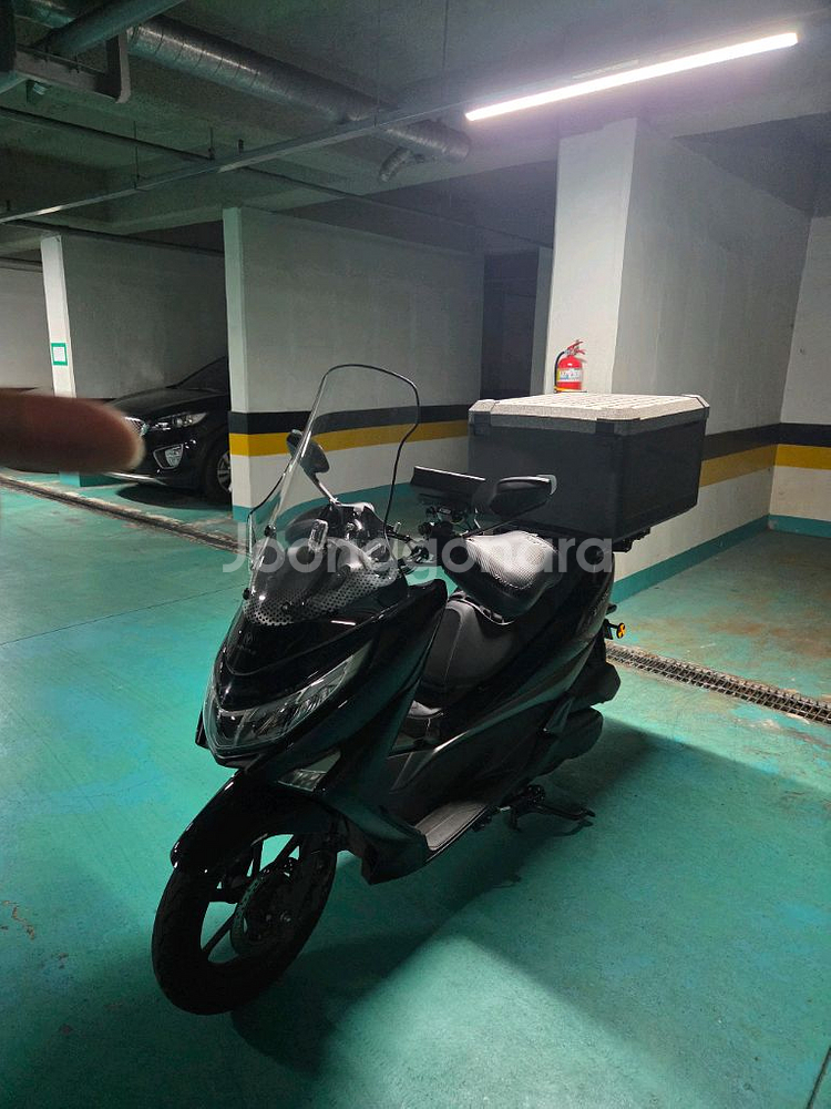 UHR 125 스쿠터--1