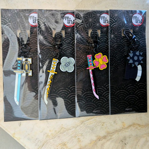 귀멸의칼날 일륜도 키링 ㅡ 젠이츠 ( 미개봉 새상품 )