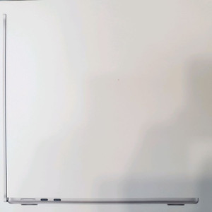 개봉 신품급 맥북에어13 M4 램16GB 10core MW0X3KH/A 판매합니다