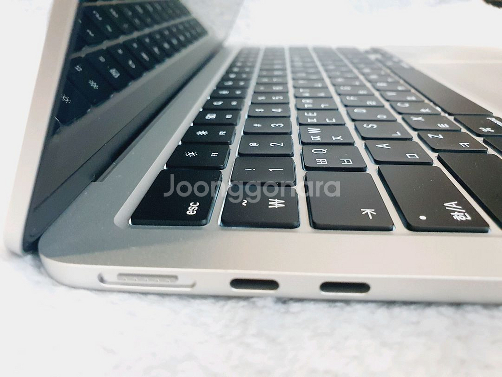 개봉 신품급 맥북에어13 M4 램16GB 10core MW0X3KH/A 판매합니다--4