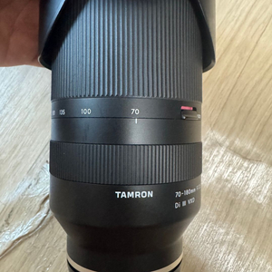탐론 70-180mm F/2.8 소니용 망원렌즈