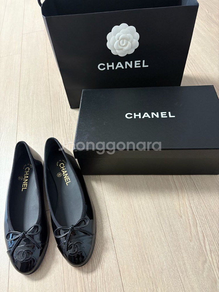 샤넬 발레리나 플랫슈즈 페이던트 38--0