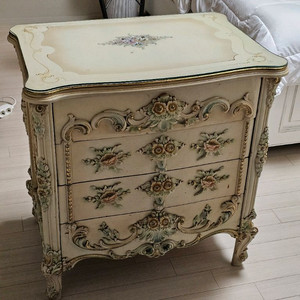로코코 스타일 4단 서랍장