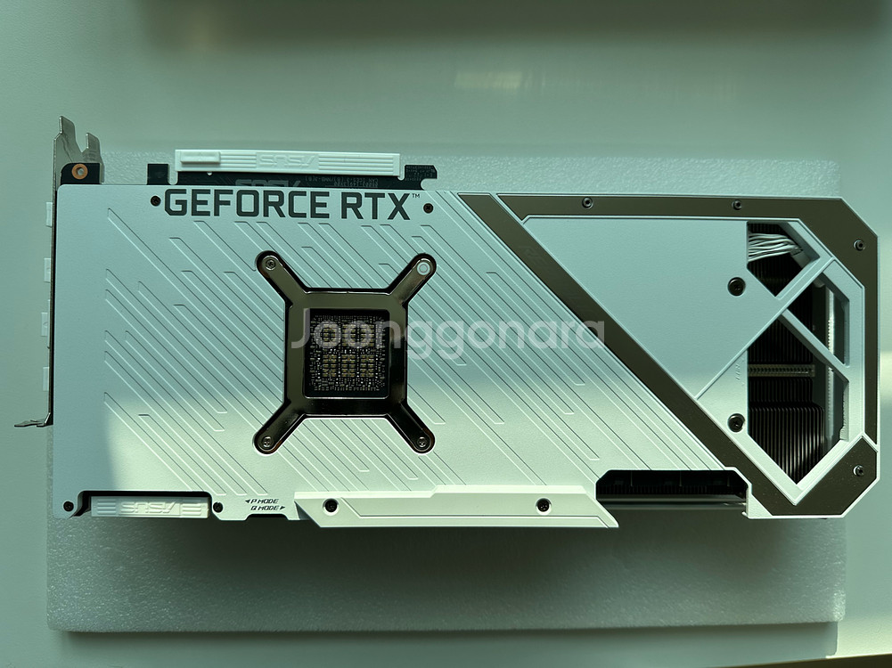 ASUS ROG STRIX RTX 3090 화이트 24GB--3