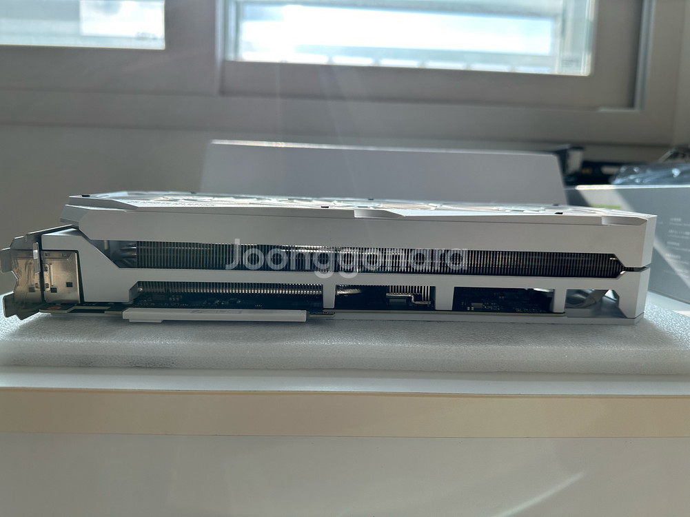 ASUS ROG STRIX RTX 3090 화이트 24GB--4