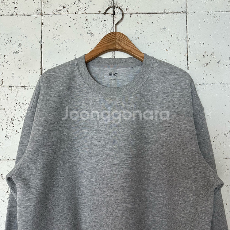 L 유니클로 C 맨투맨--1