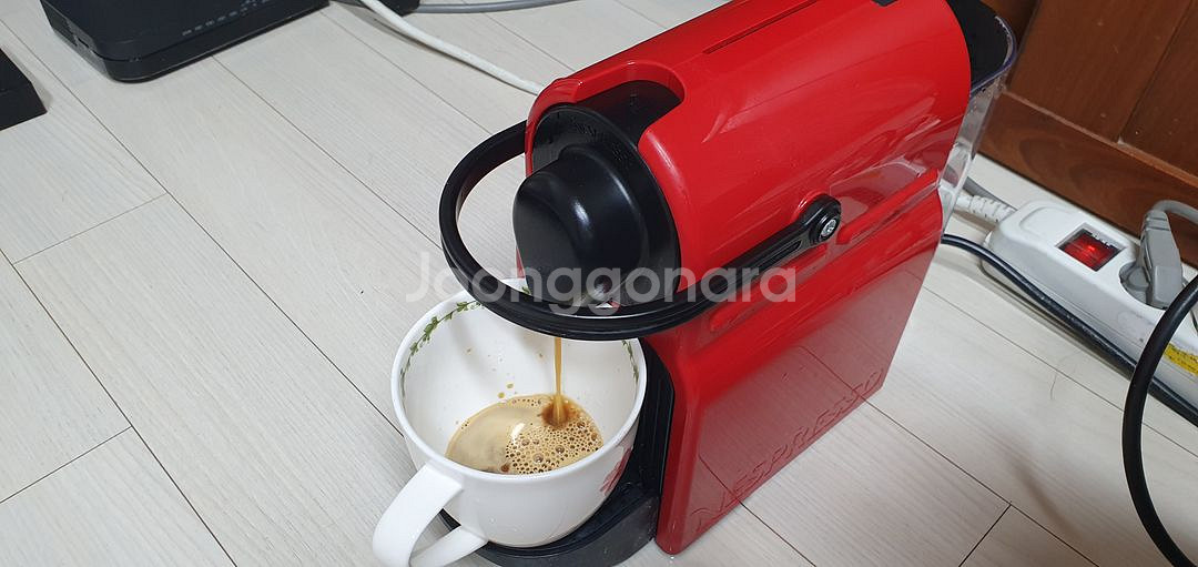 네스프레소 이니시아 C40 캡슐 커피머신 판매--4